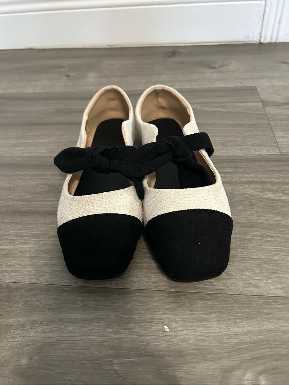 Classic Two-Tone Black and Cream Mary Jane Flats, like New